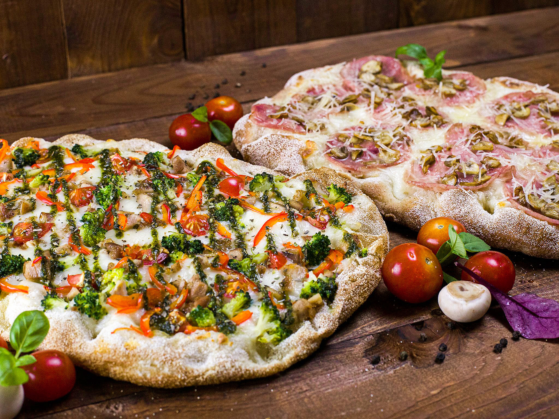 Chaplins Pizza - главный баннер