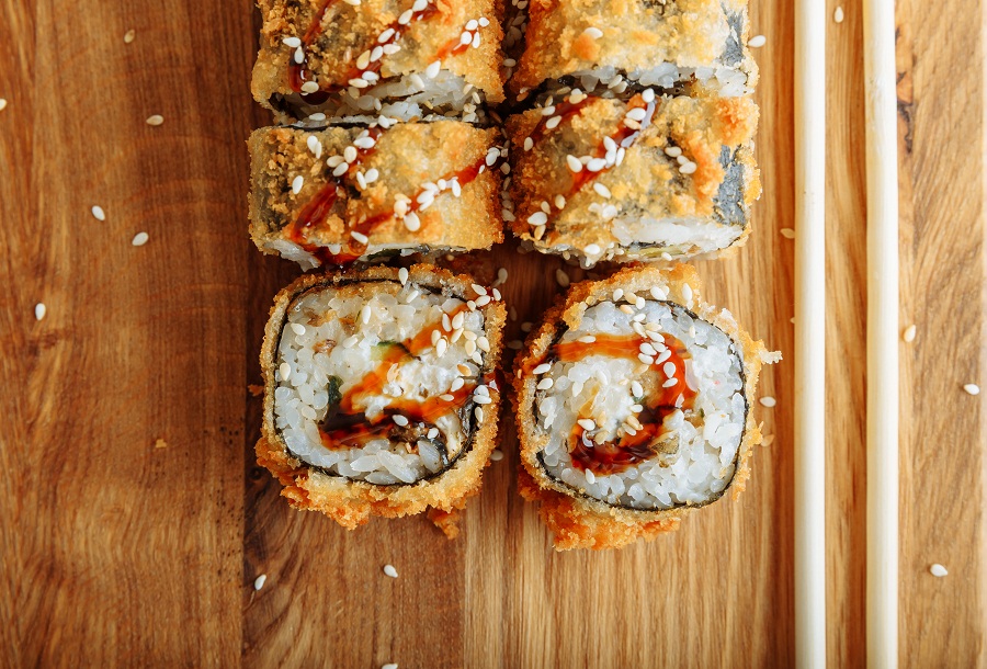 Ролл Мега Угорь в Темпуре