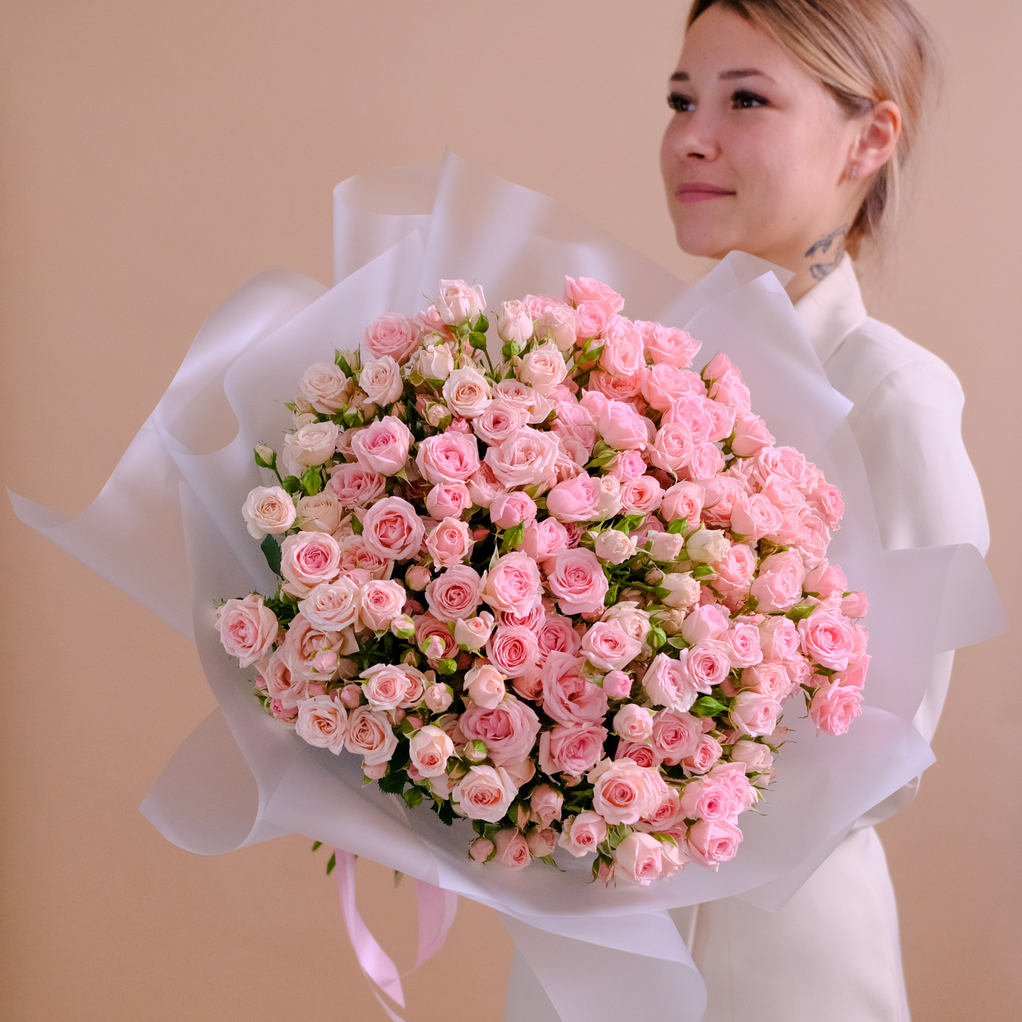 Букет кустовых роз