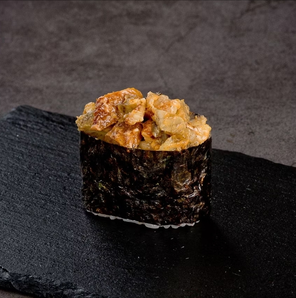 Гункан с угрем ЛОСОСНЕМ