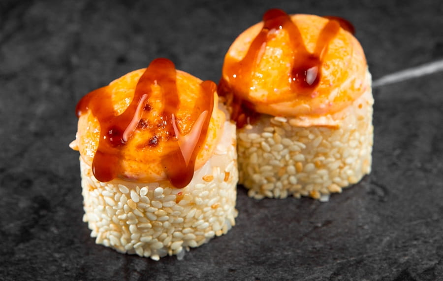 Запеченный ролл с лососем