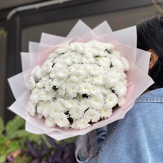 Белые хризантемы Сантини