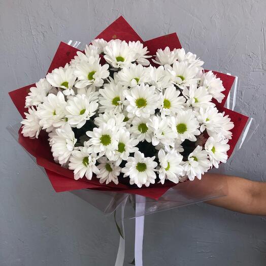 Пышный с ромашками