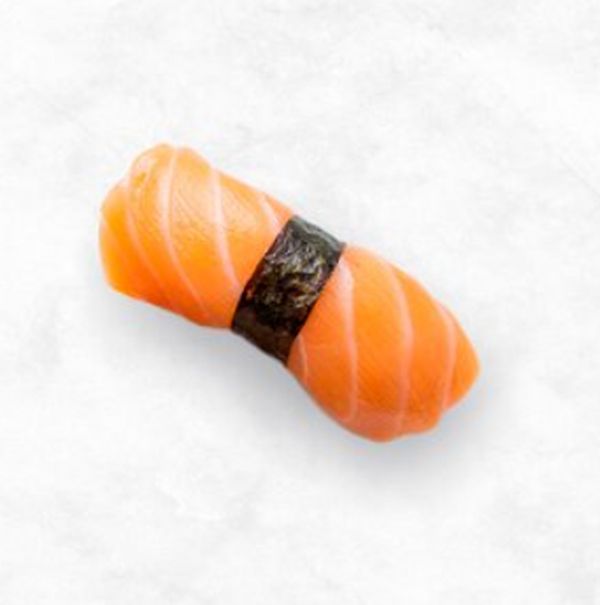 Суши с копченым лососем