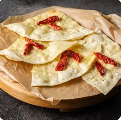 Фокачча с вялеными томатами