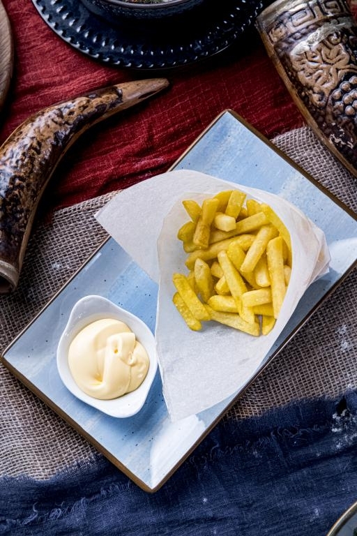 Д Картофель фри с сырным соусом