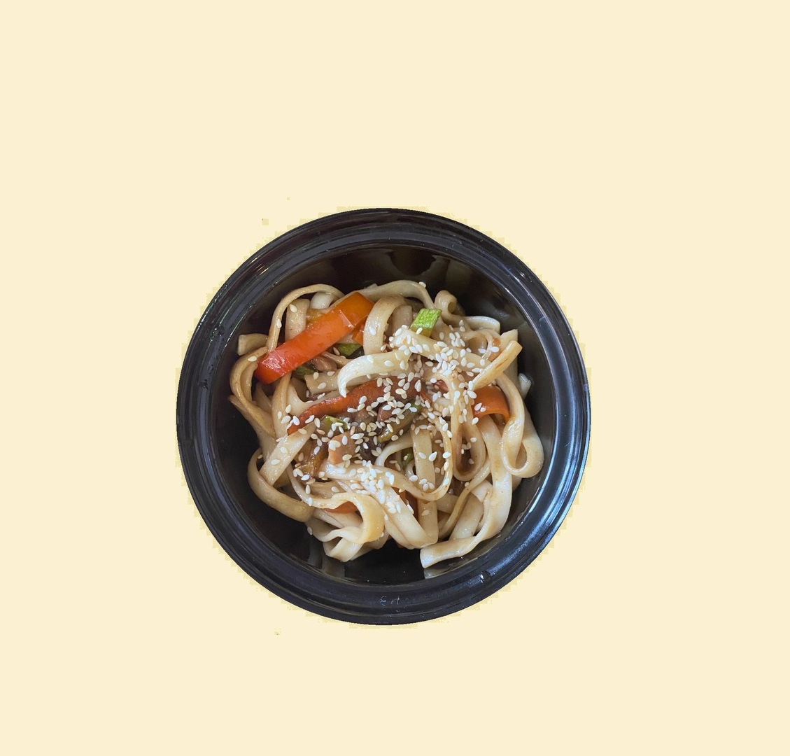 Удон с овощами и свининой
