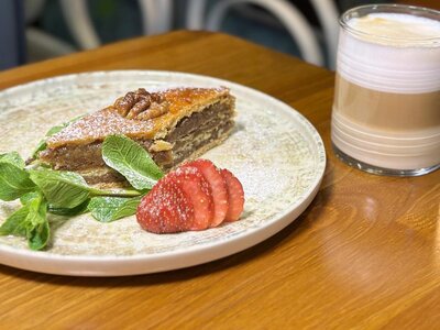 Пахлава с орехами 