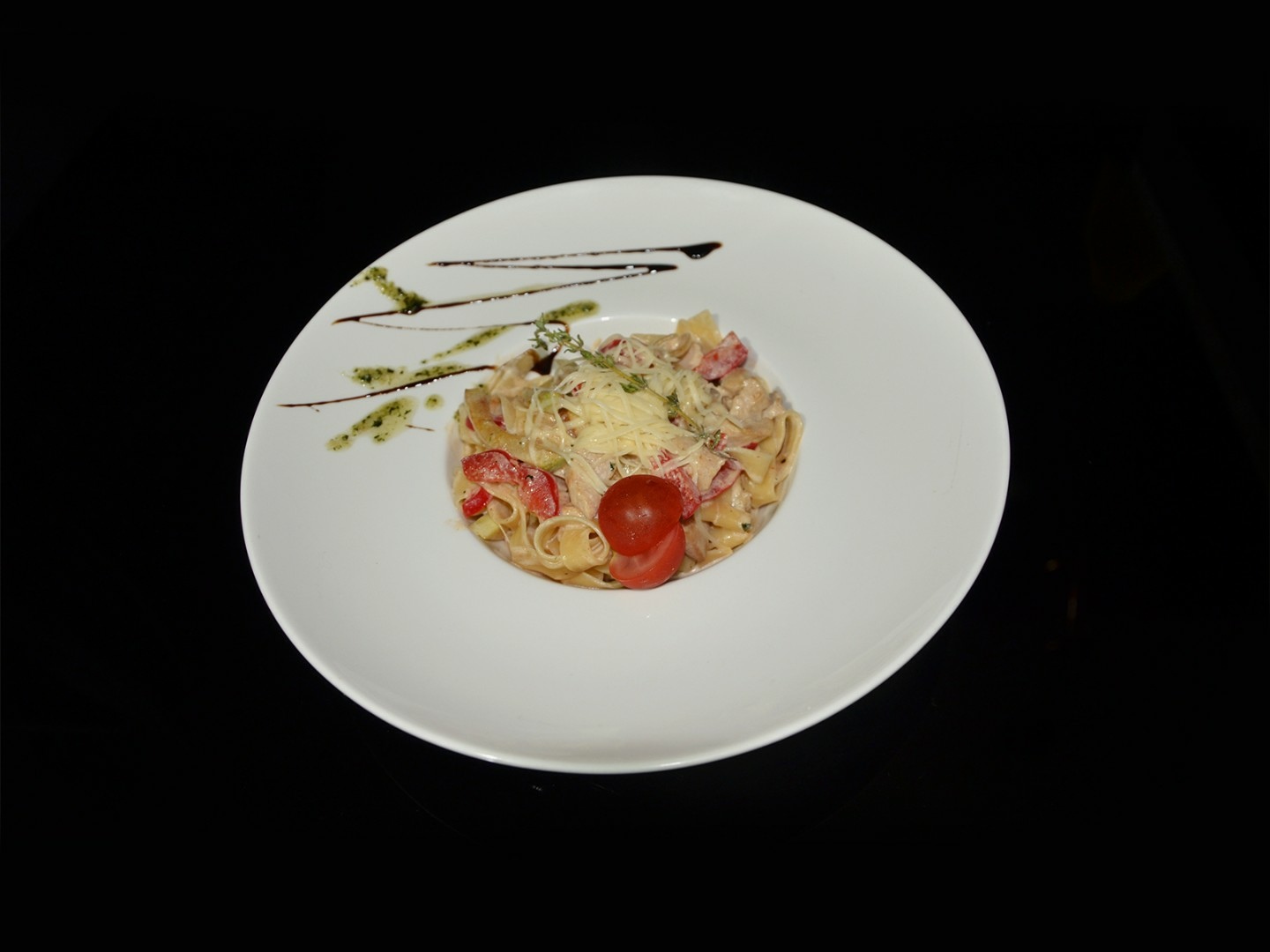 Паста с курицей (фарфалле)