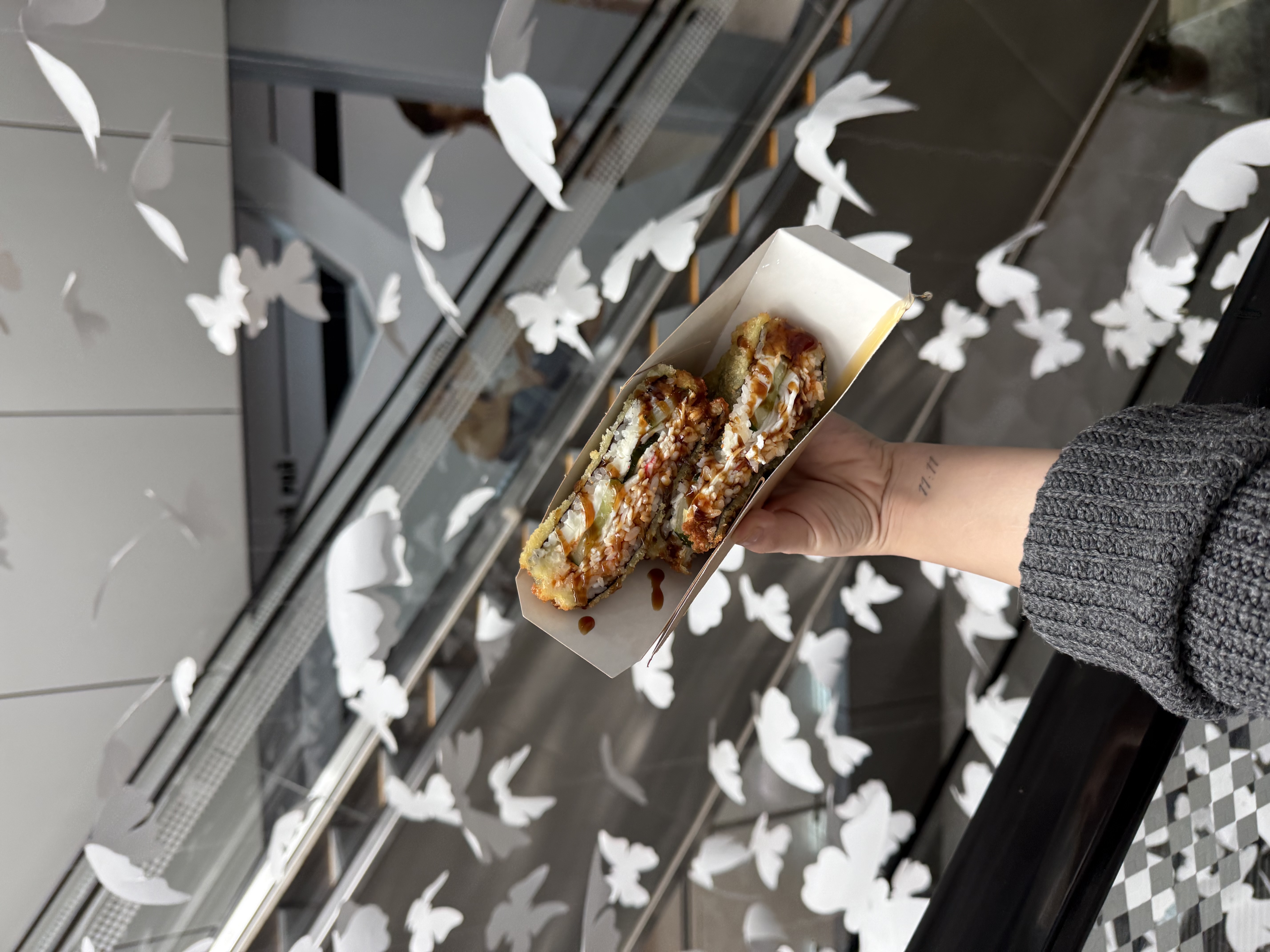 Суши-сэндвич темпура с крабом