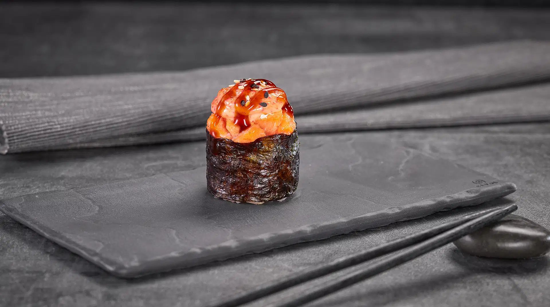 Гункан сяке запеченный