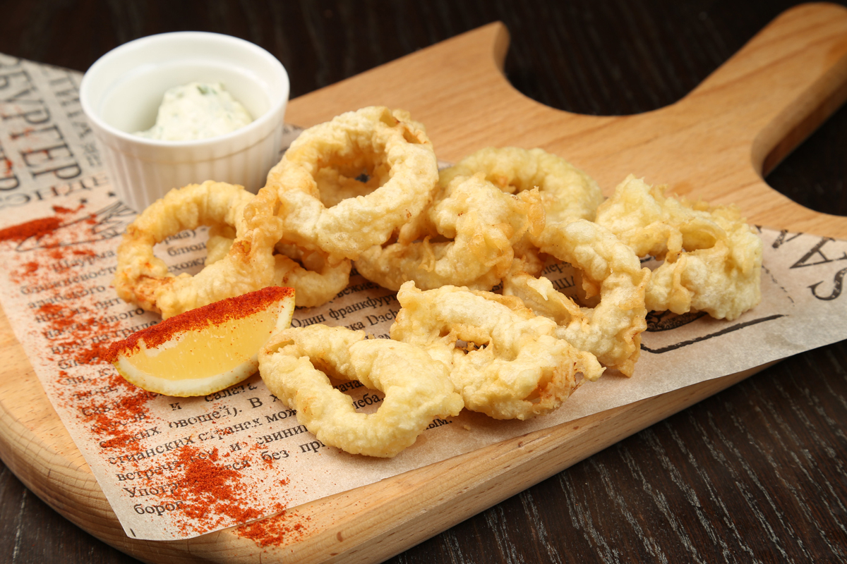 Кольца кальмаров в темпуре + соус тар-тар