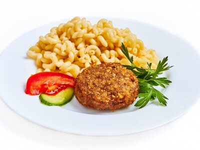 Котлета говяжья с макаронами