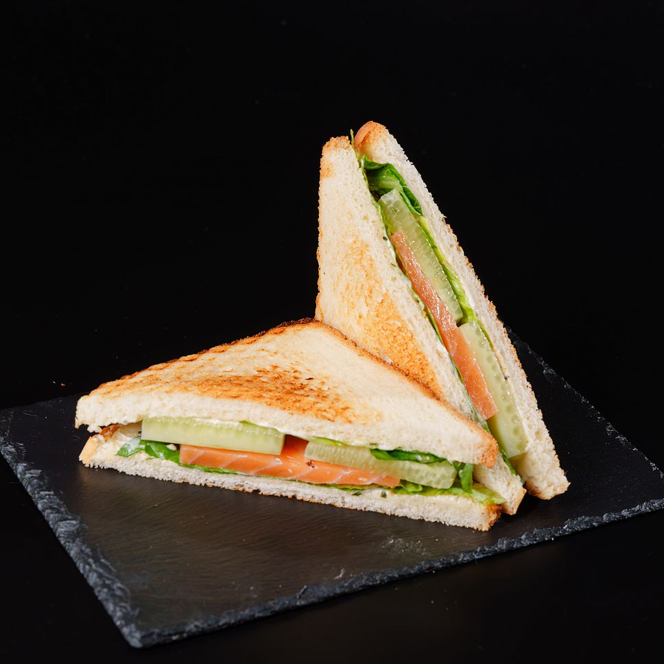 Сэндвич с лососем
