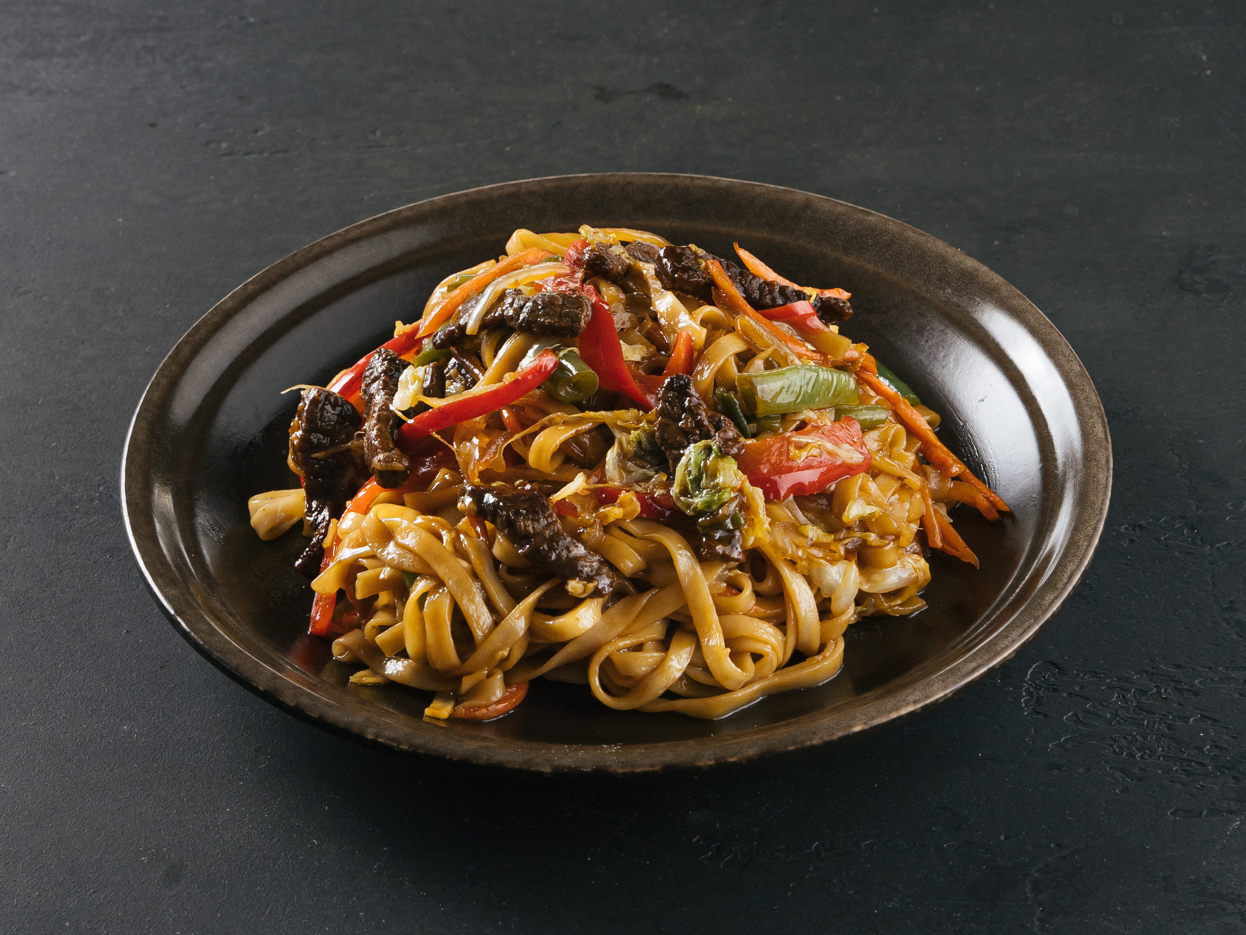 Wok с говядиной под Сычуаньским соусом