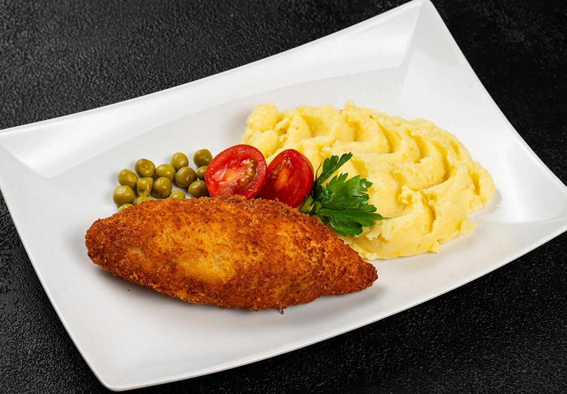 Котлета по-киевски с картофельным пюре