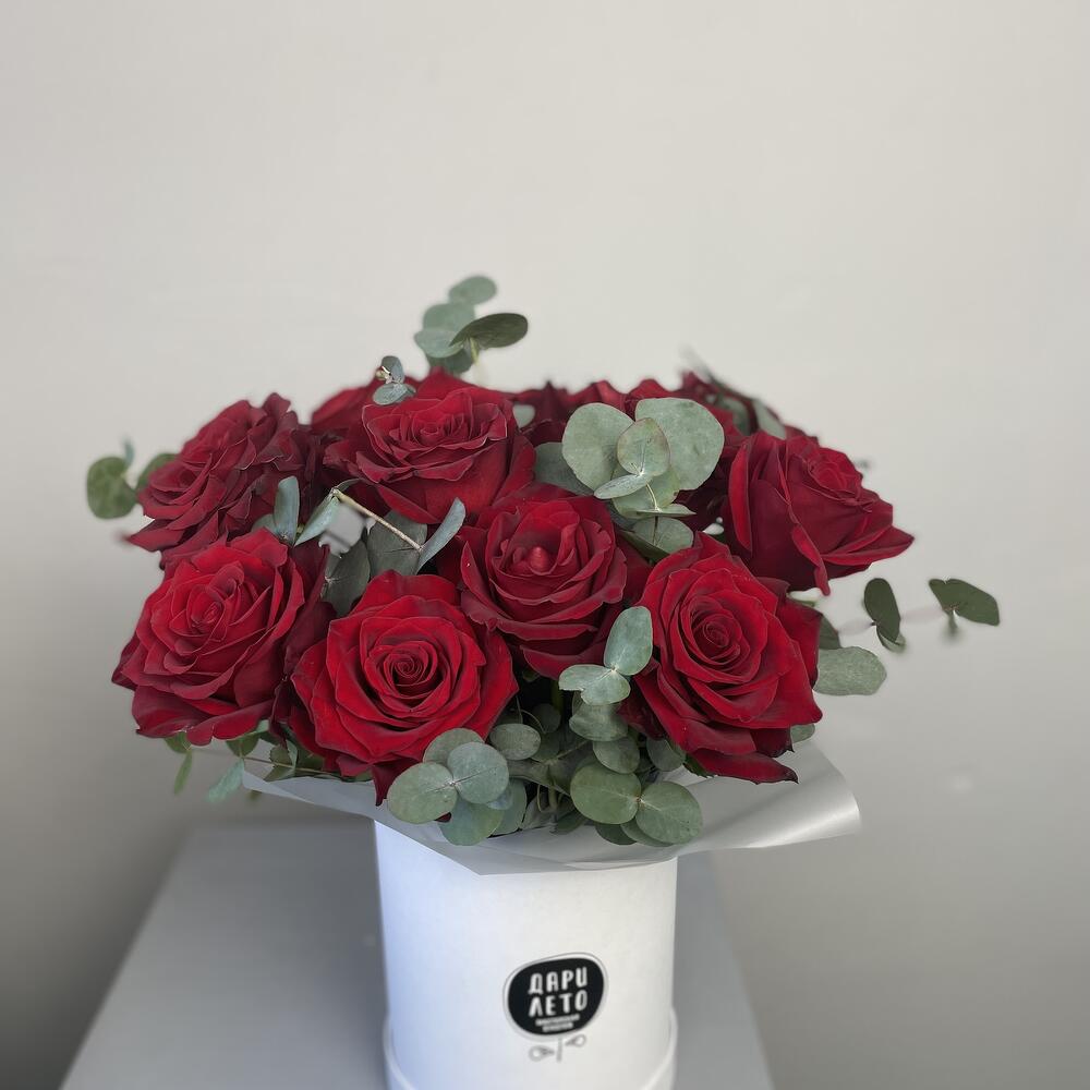 15 роз в коробке