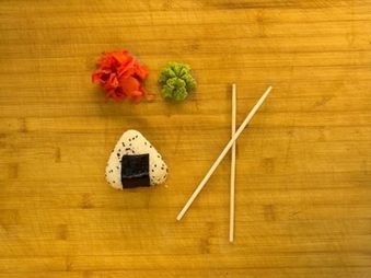 Онигири с креветкой