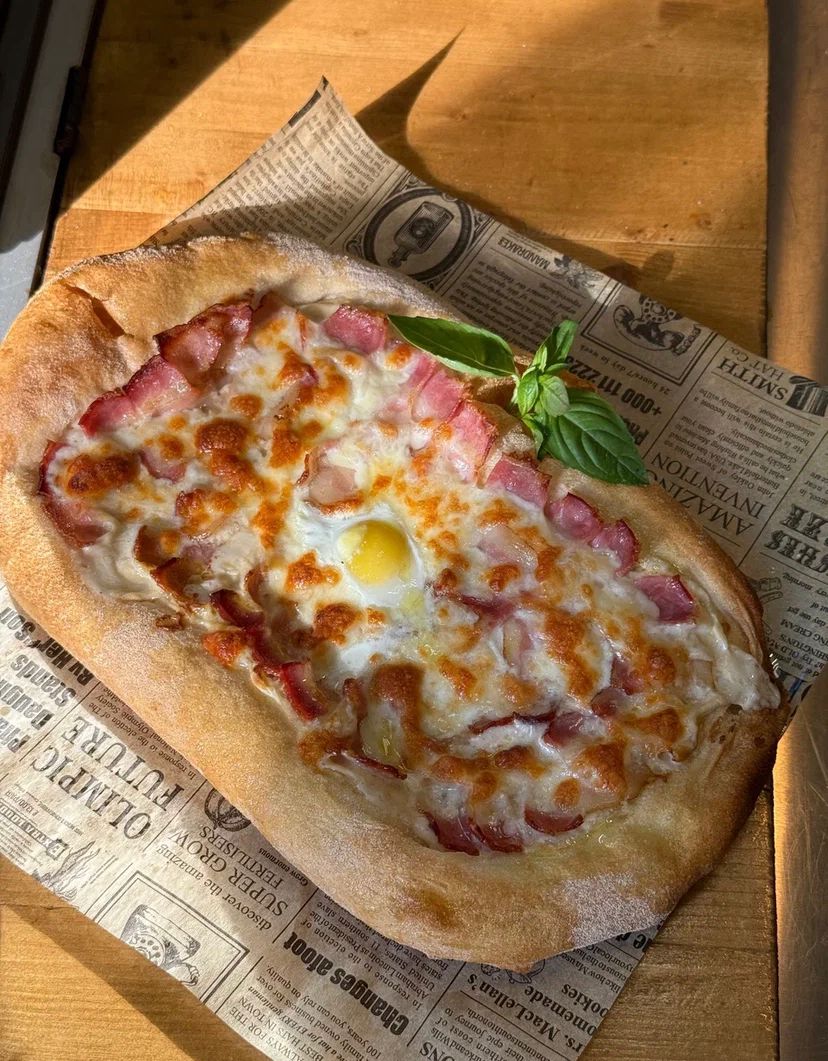 Пицца карбонара 