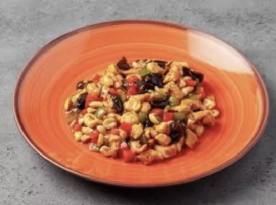 Курица кумпо, жаренная с арахисом