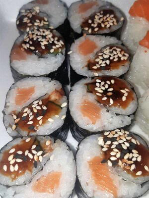 Ролл Инь-Ян с угрем и лососем