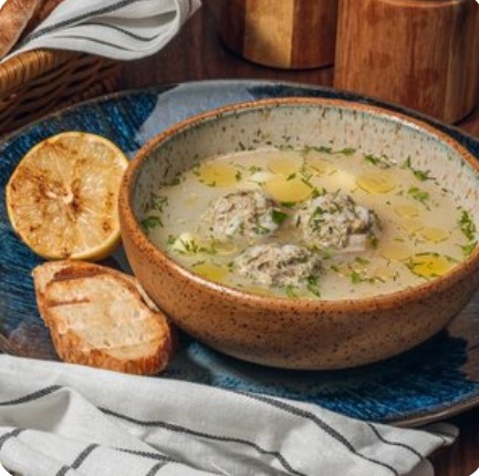 Юверлакя суп с мясными фрикадельками