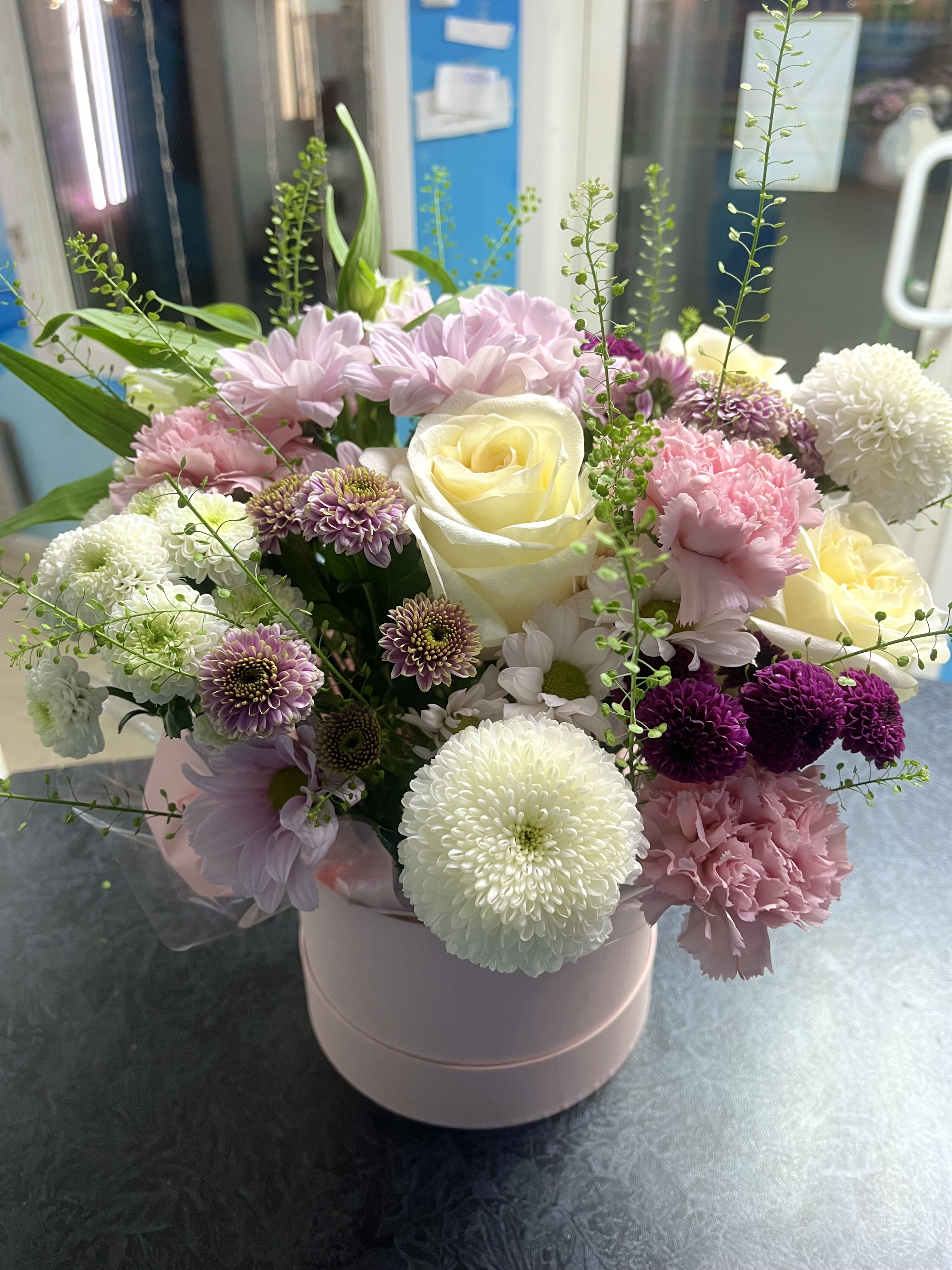 Цветочная композиция в коробке