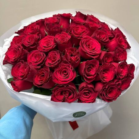 Букет из 51 красной кенийской розы