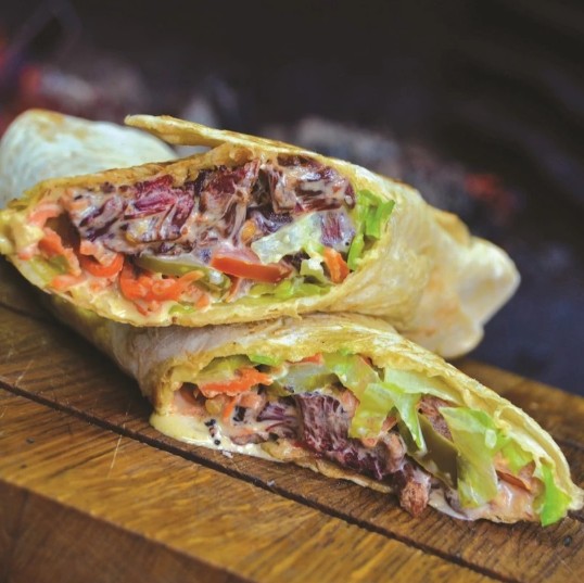 BBQ ролл с Брискетом (копченая грудинка из мраморной говядины)