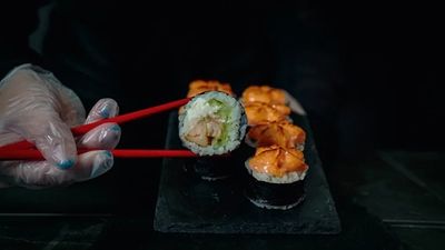 Юпитер с креветкой в темпуре запеченный