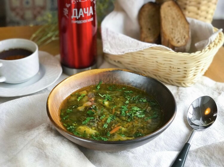 Борщ зелёный с щавелем и грибами