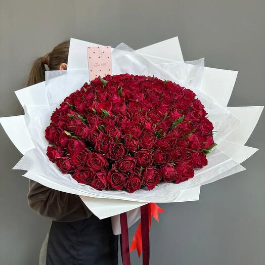 101 Роза закрытый свежий бутон