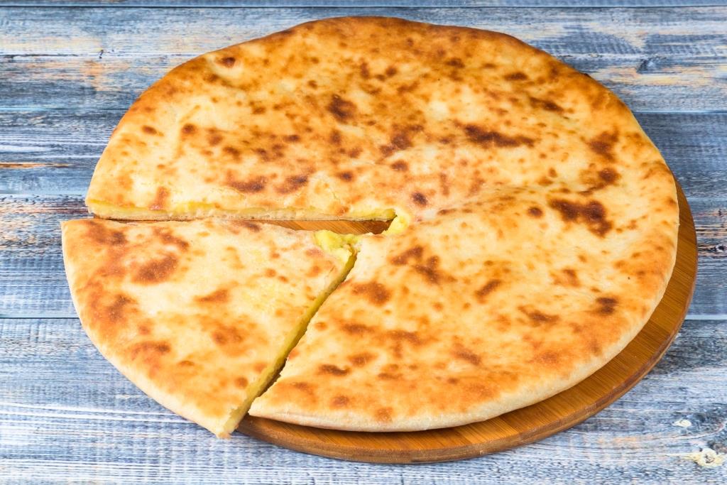 Пирог осетинский с картофелем маленький