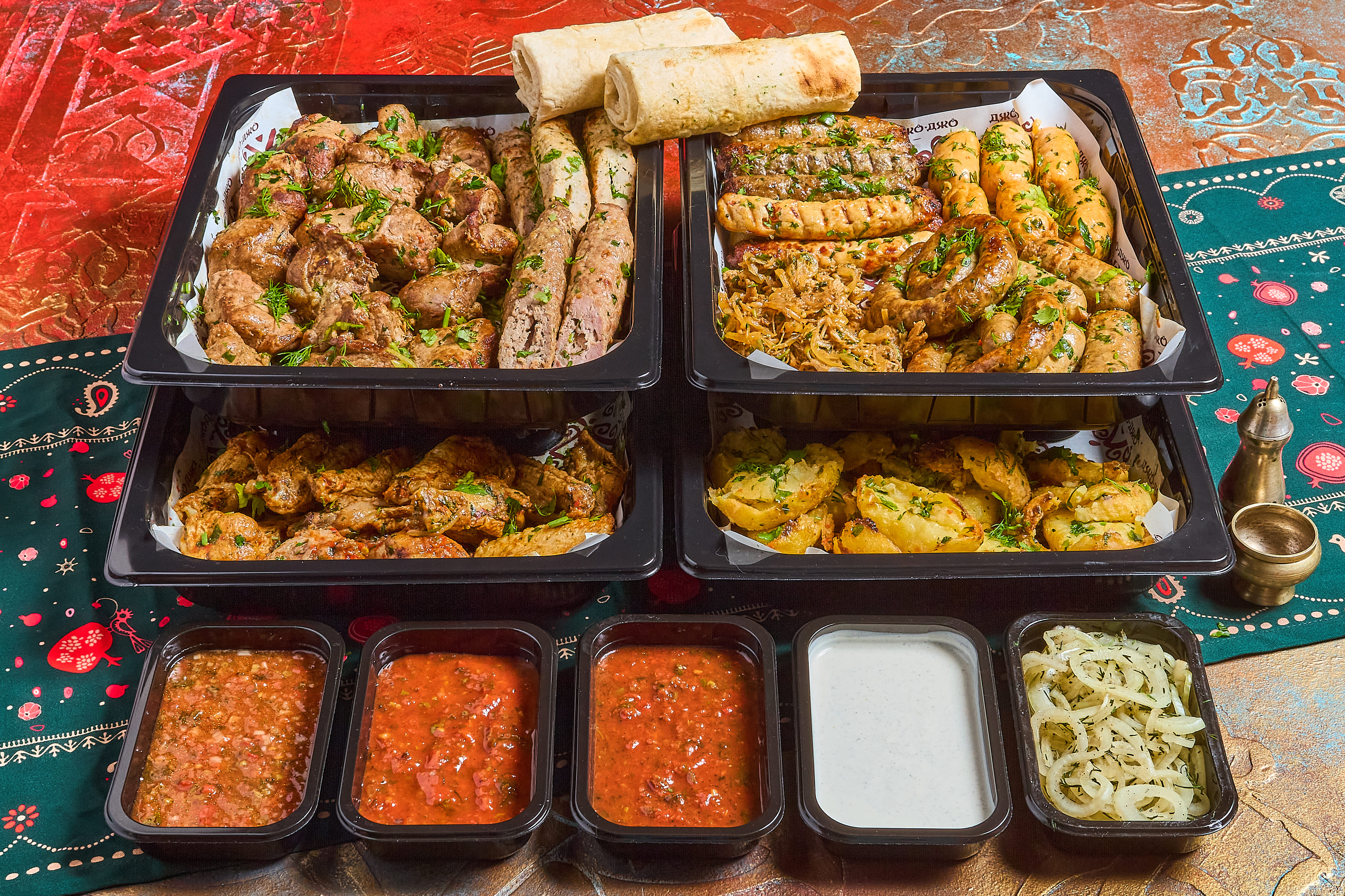 Мясное разнообразие "Картули" 12 персон