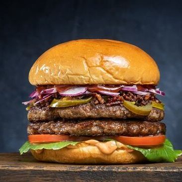 БАРБЕКЮ ДВОЙНОЙ ДАБЛ БУРГЕР С ЯИЧНИЦЕЙ