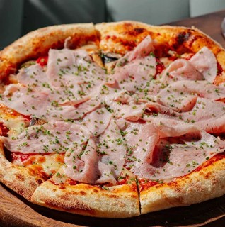 Пицца с тамбовским окороком