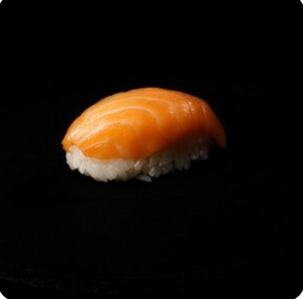 Суши лосось