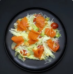 Цезарь с лососем