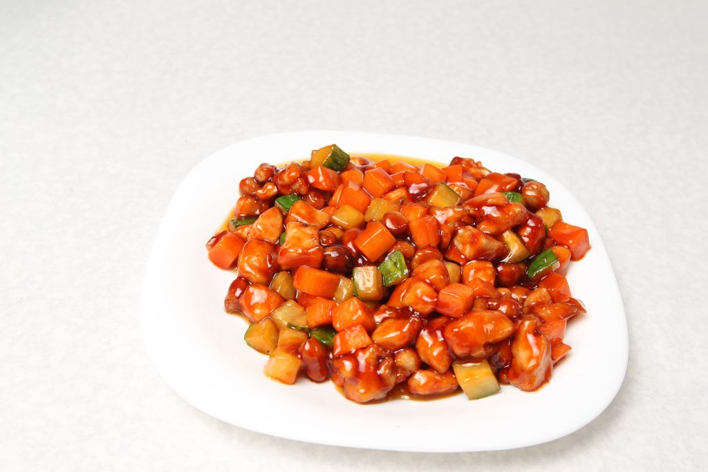 Пряные кусочки курицы с овощам
