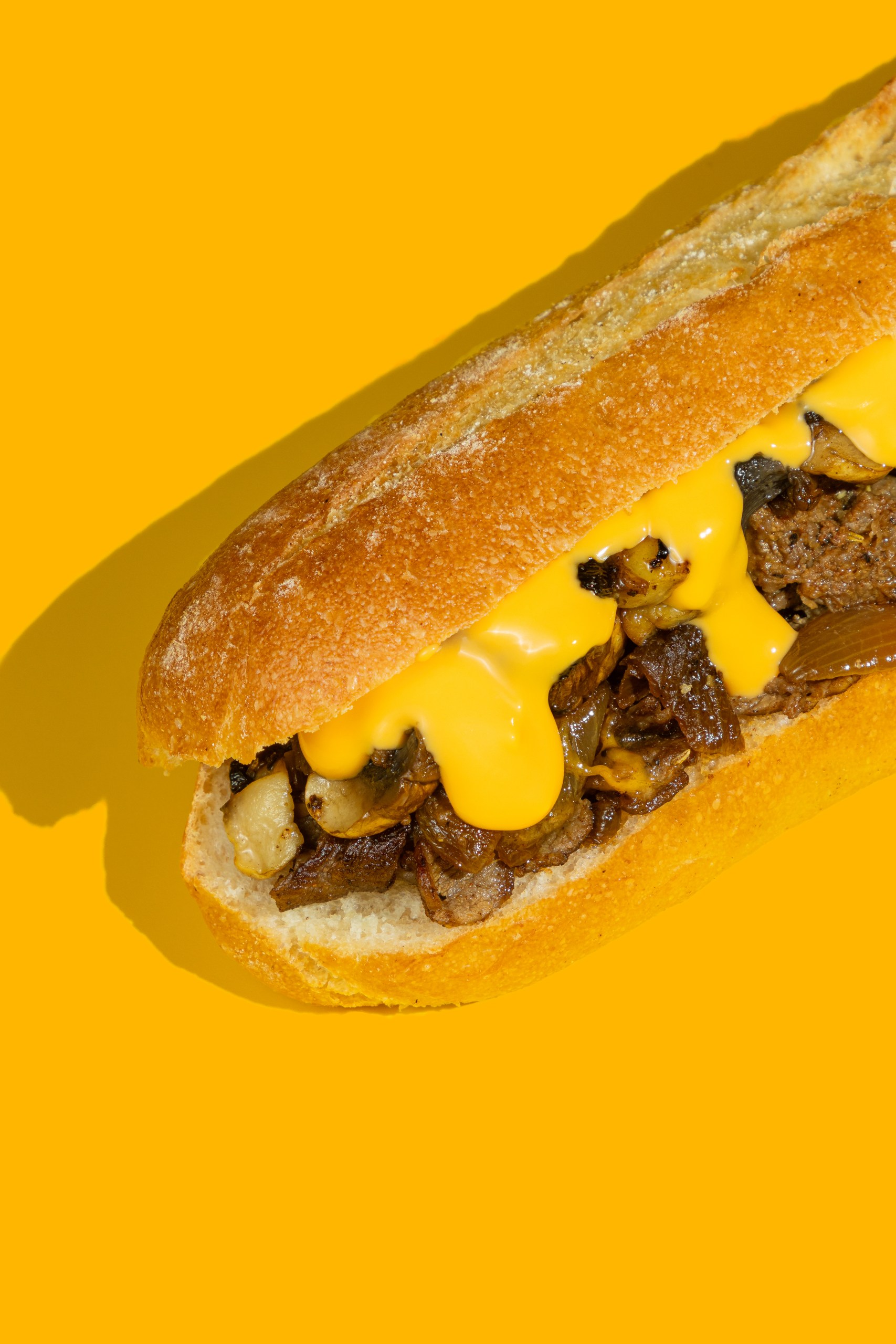 Philly с грибами и чеддером