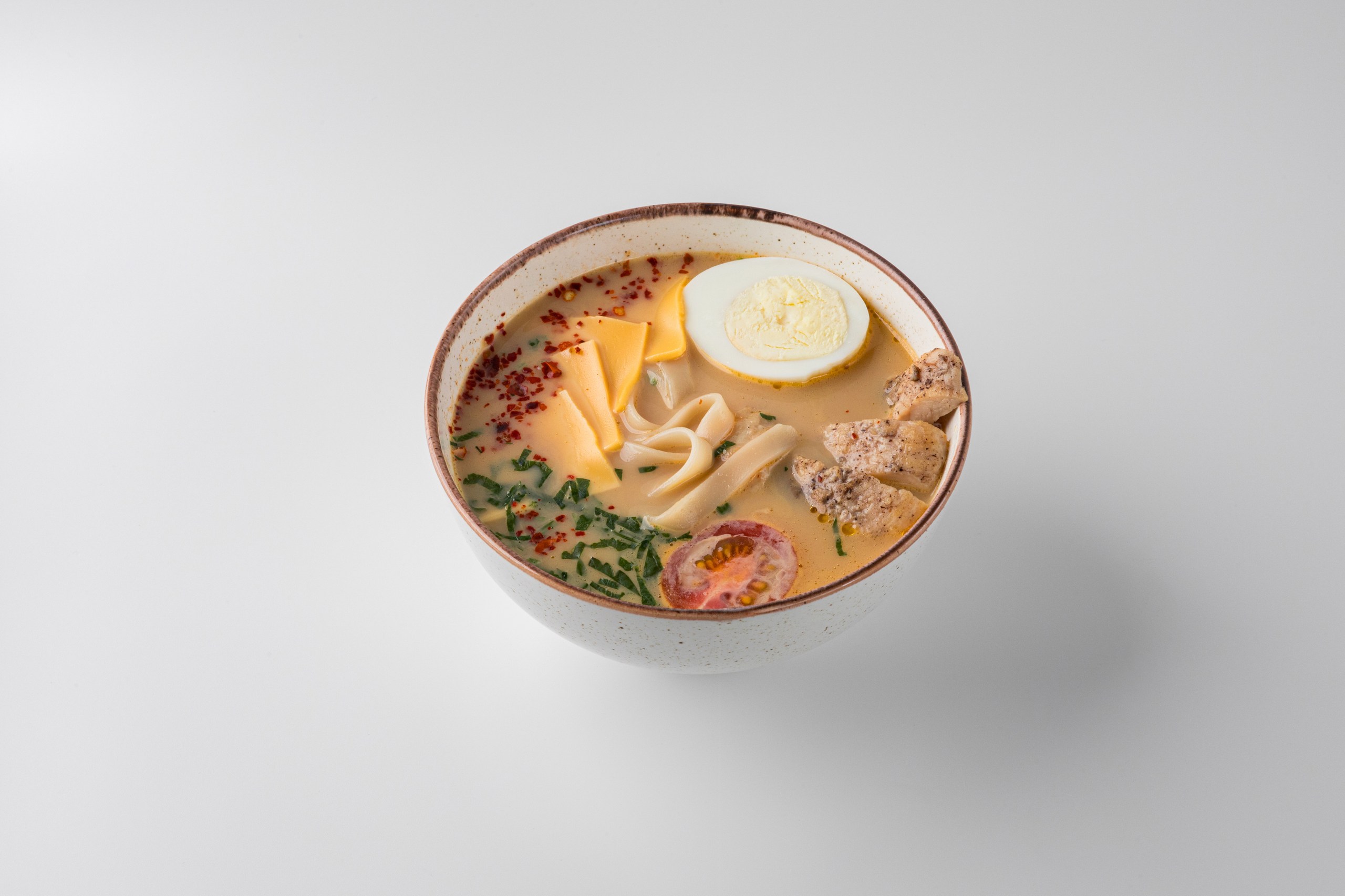 Сырный рамен с курицей