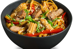 Лапша пшеничная с говядиной и овощами