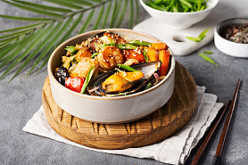 Чоу мейн с морепродуктами и соусом Чили Wok