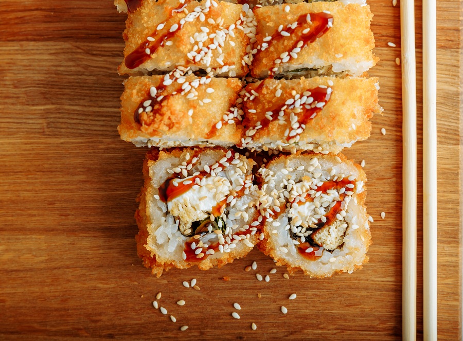 Ролл Тамаго в Темпуре