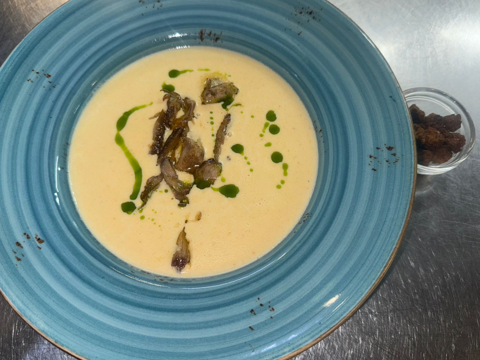 Гороховый крем-суп с коп. св. рёбрами