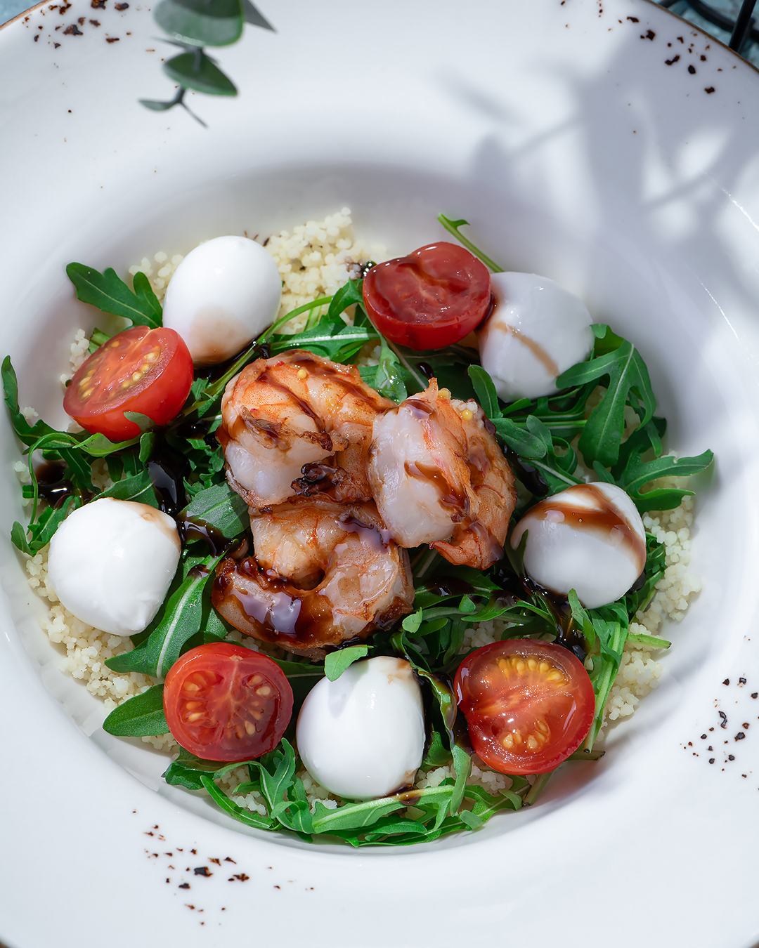 Салат с креветками и кус-кусом