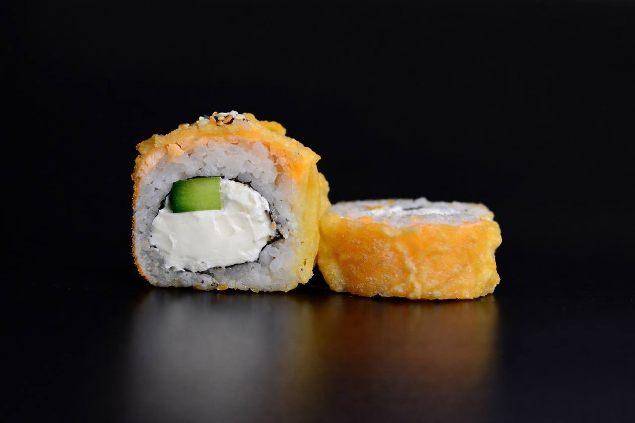 Филадельфия темпура с огурцом