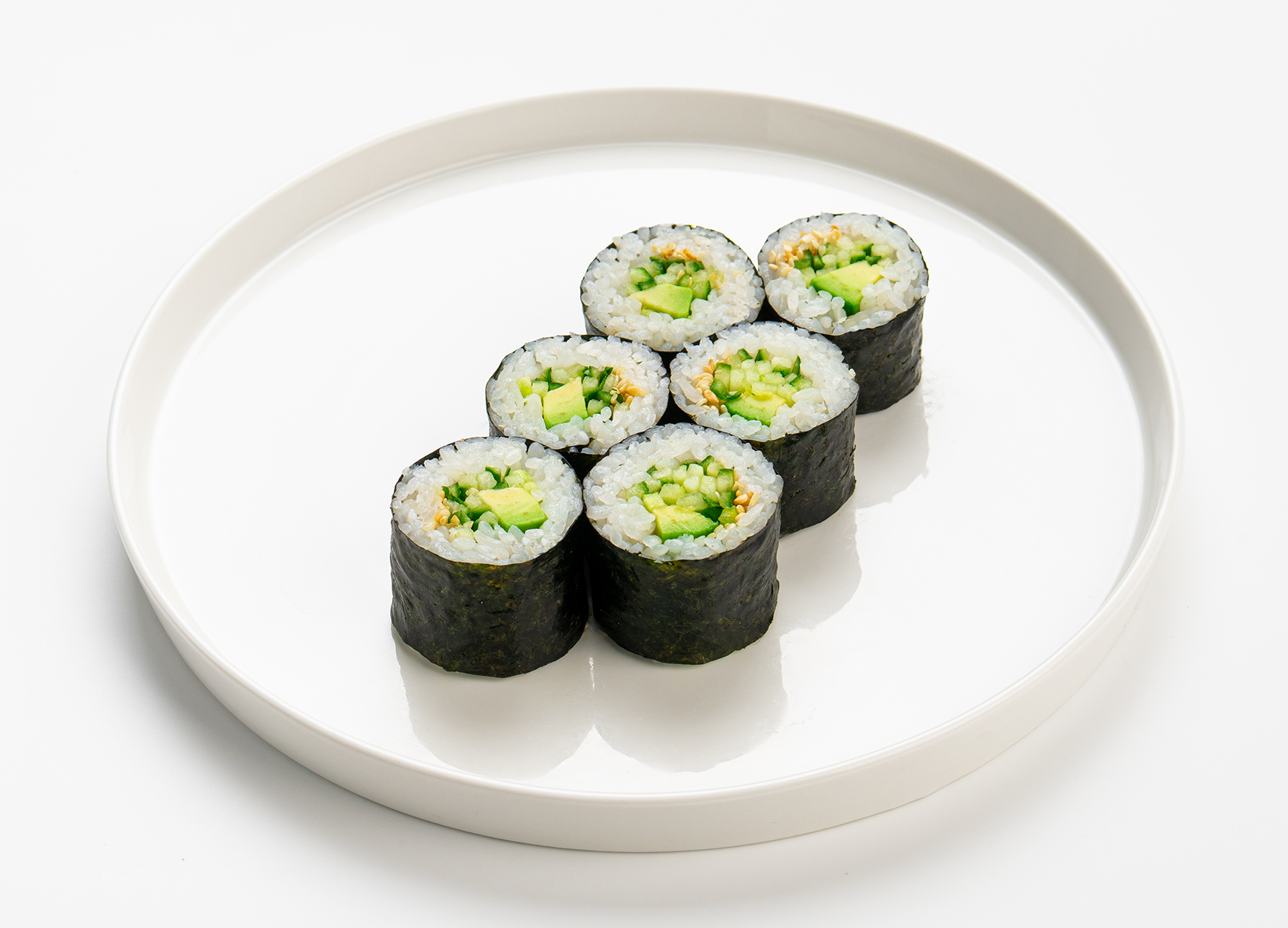 Маки с авокадо и огурцом Люкс