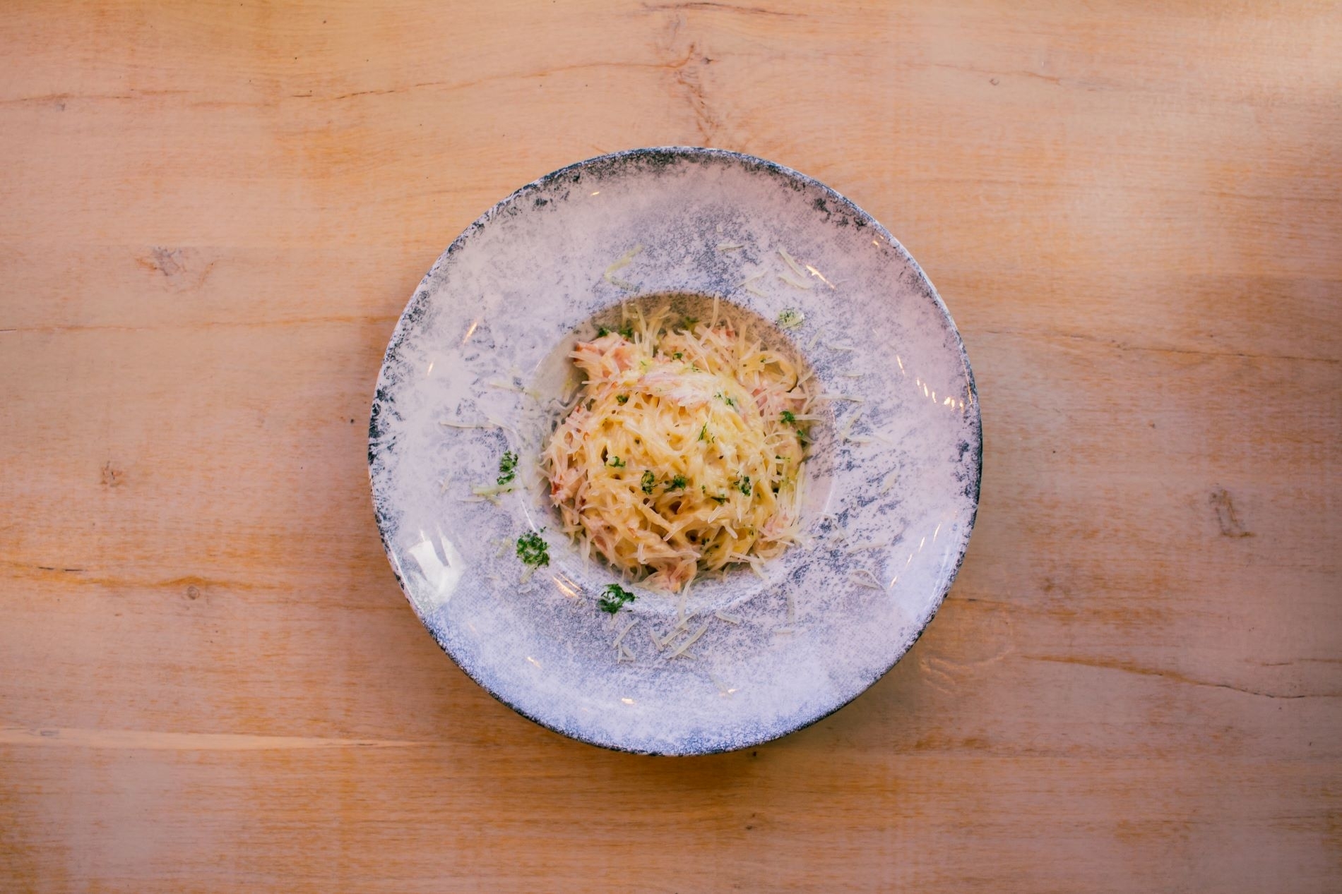 Паста с ветчиной и грибами