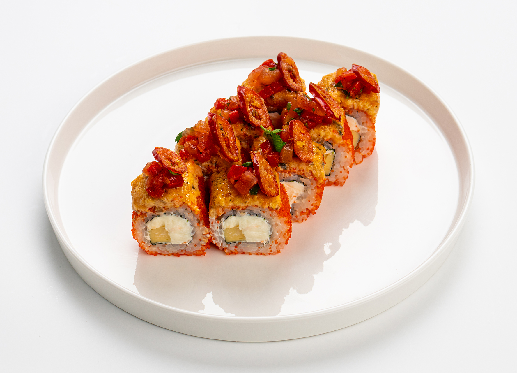 Запеченный ролл с угрем и томатной сальсой